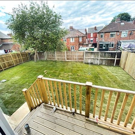 Rotherham - Rawmarsh - Great Customer Feedback - 2 Bed Bungalow - New Build - High End Furnishings - Wheel Chair Accessible - Large Enclosed Garden - Dog Friendly ภายนอก รูปภาพ