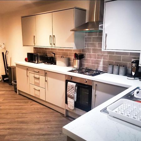 Rotherham - Rawmarsh - Great Customer Feedback - 2 Bed Bungalow - New Build - High End Furnishings - Wheel Chair Accessible - Large Enclosed Garden - Dog Friendly ภายนอก รูปภาพ