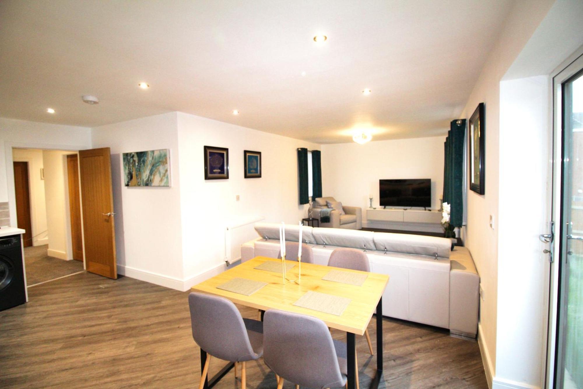 Rotherham - Rawmarsh - Great Customer Feedback - 2 Bed Bungalow - New Build - High End Furnishings - Wheel Chair Accessible - Large Enclosed Garden - Dog Friendly ภายนอก รูปภาพ
