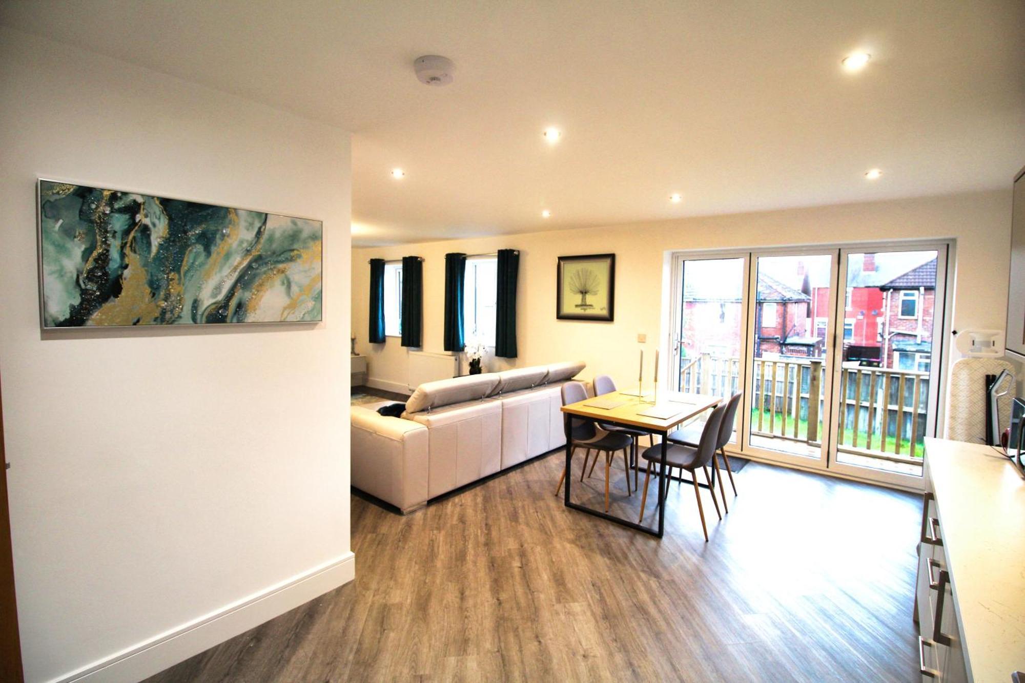 Rotherham - Rawmarsh - Great Customer Feedback - 2 Bed Bungalow - New Build - High End Furnishings - Wheel Chair Accessible - Large Enclosed Garden - Dog Friendly ภายนอก รูปภาพ